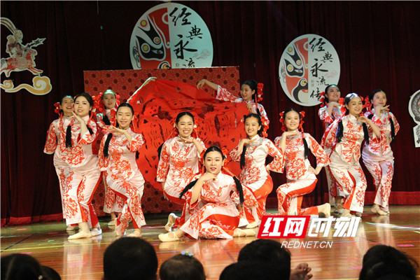 最新幼儿古装舞蹈节目-幼儿古装舞韵新秀秀场